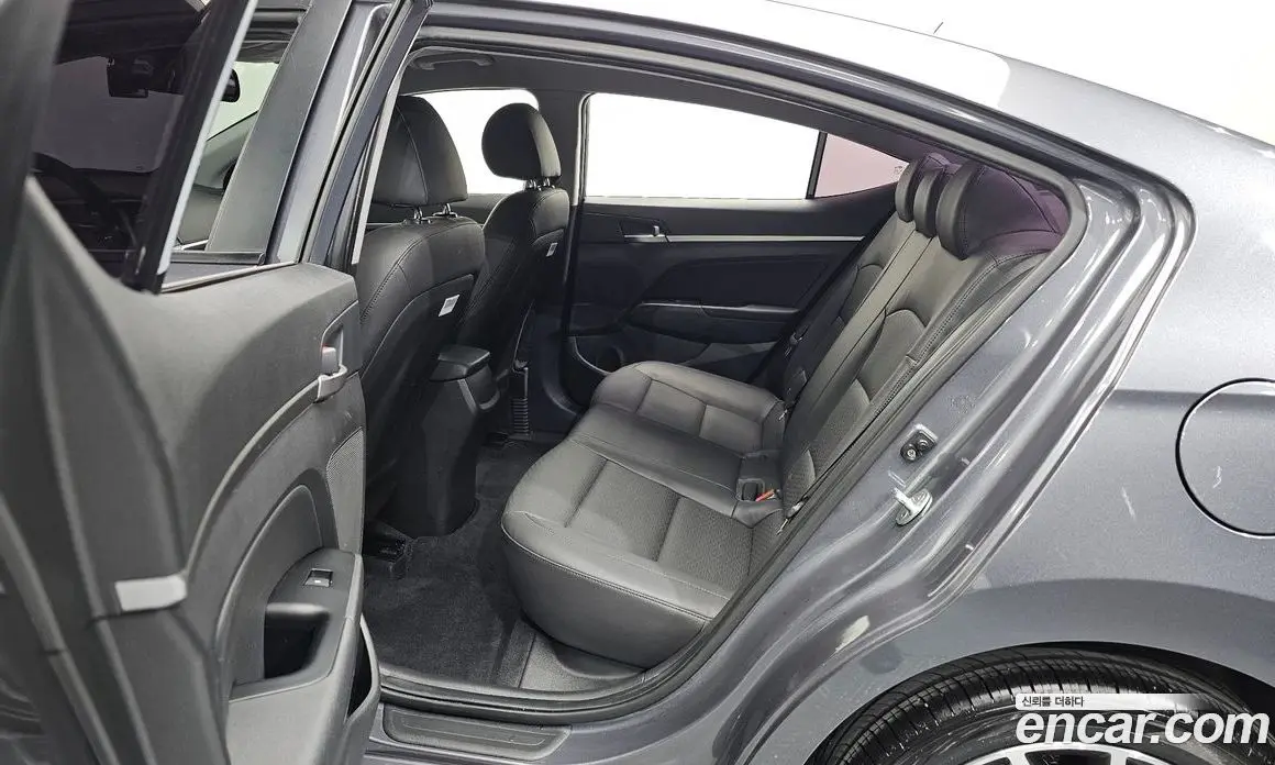 Hyundai Avante 2019 1.6 автомат (гидро), фото 11
