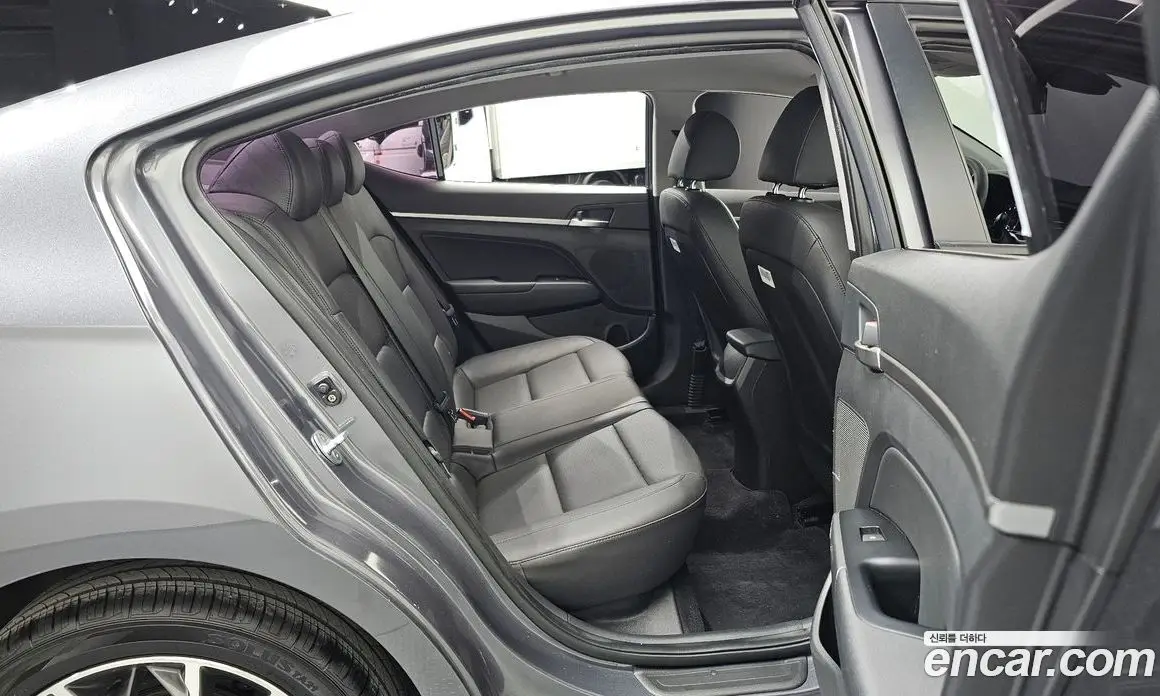 Hyundai Avante 2019 1.6 автомат (гидро), фото 13