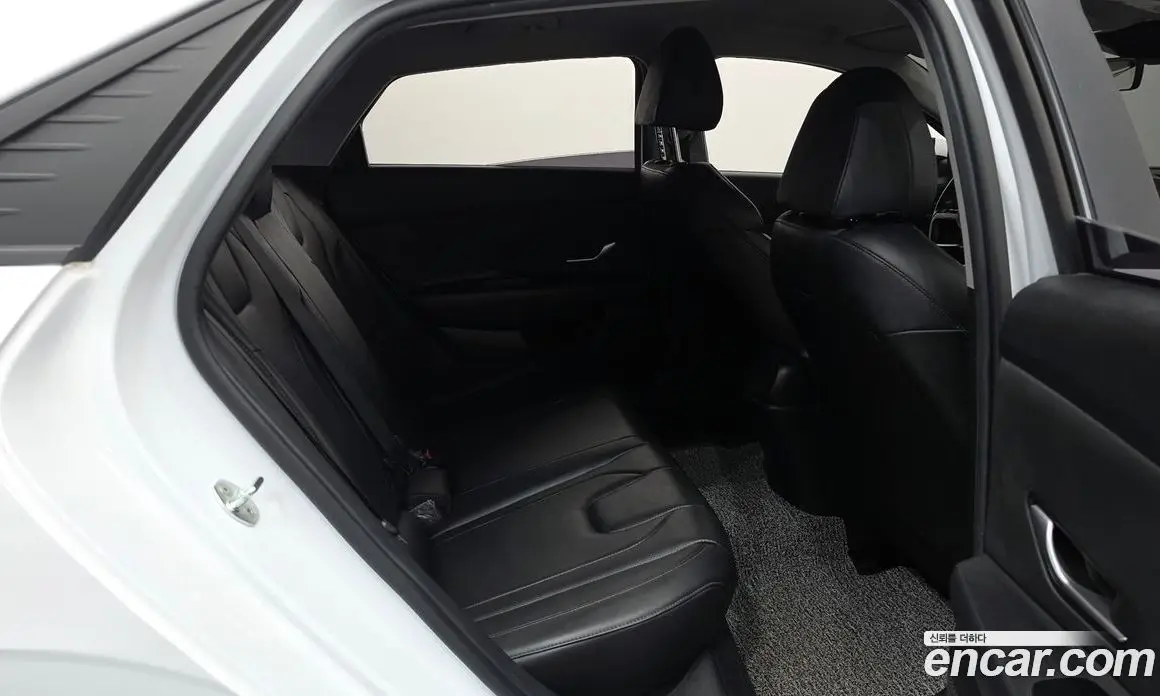 Hyundai Avante 2022 1.6 автомат (гидро), фото 17