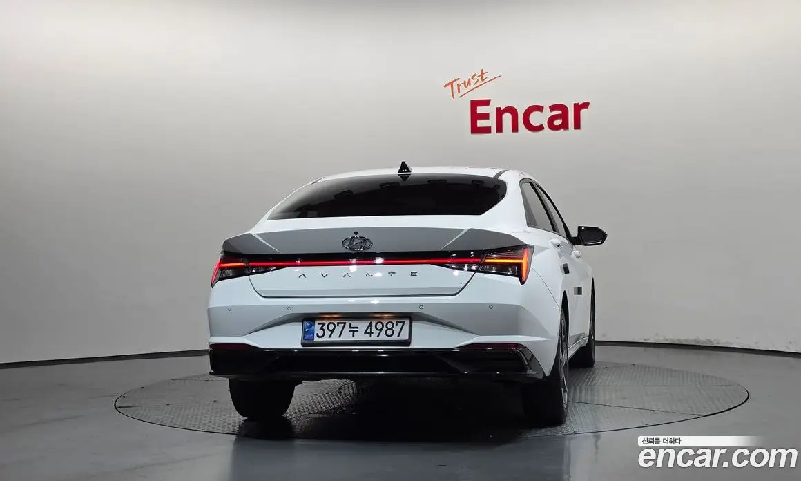 Hyundai Avante 2022 1.6 автомат (гидро), фото 4