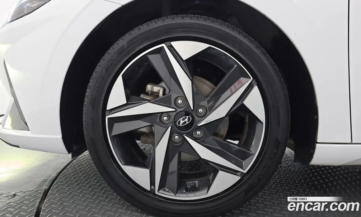 Hyundai Avante 2022 1.6 автомат (гидро), фото 5