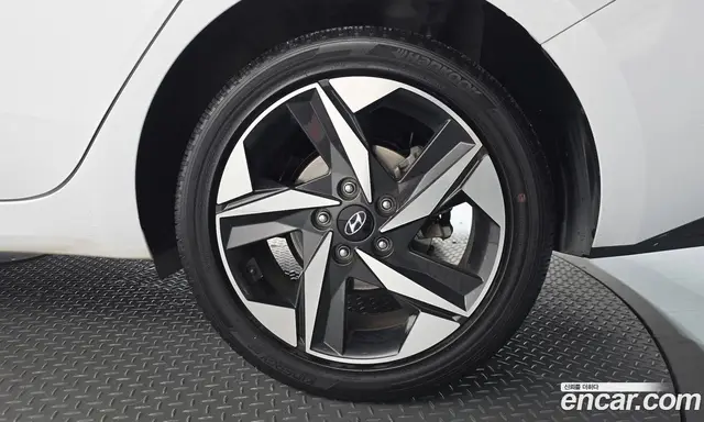 Hyundai Avante 2022 1.6 автомат (гидро), миниатюра 7