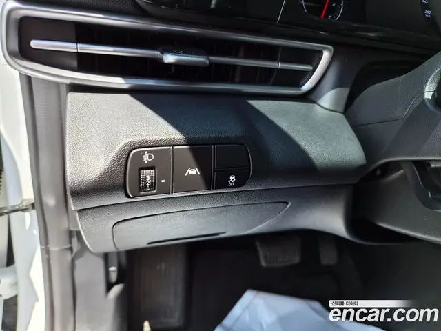 Hyundai Avante 2023 1.6 автомат (гидро), миниатюра 11