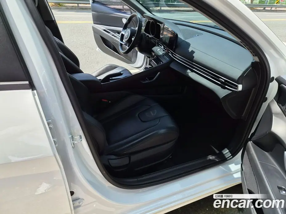 Hyundai Avante 2023 1.6 автомат (гидро), фото 20