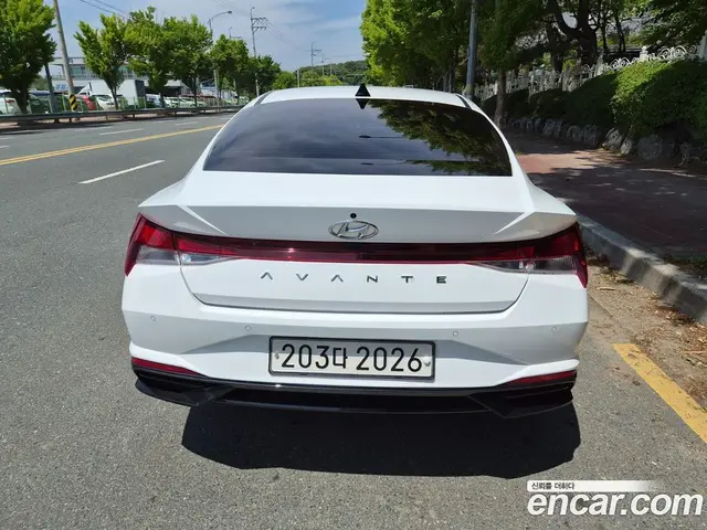 Hyundai Avante 2023 1.6 автомат (гидро), миниатюра 4