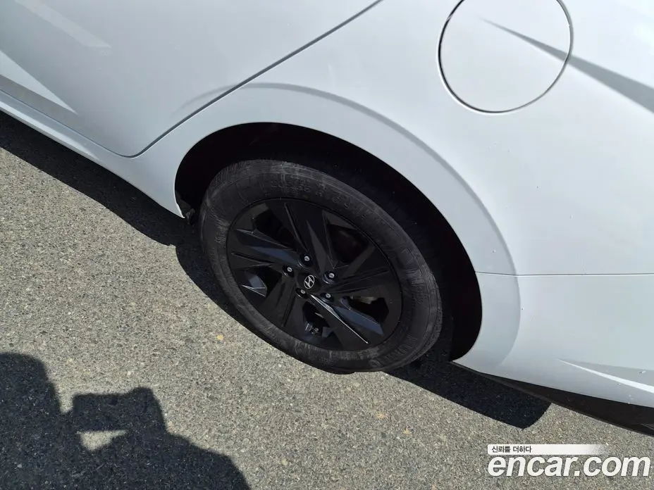 Hyundai Avante 2023 1.6 автомат (гидро), фото 6