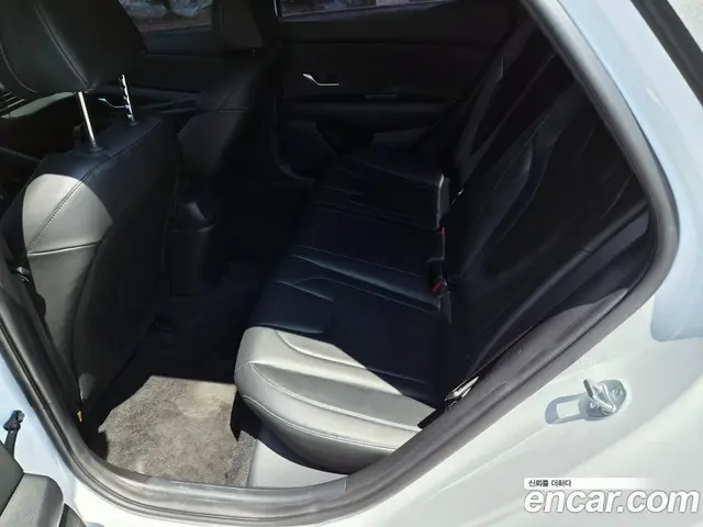 Hyundai Avante 2023 1.6 автомат (гидро), миниатюра 7