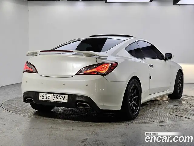 Hyundai Genesis 2013 2.0 механика, миниатюра 3