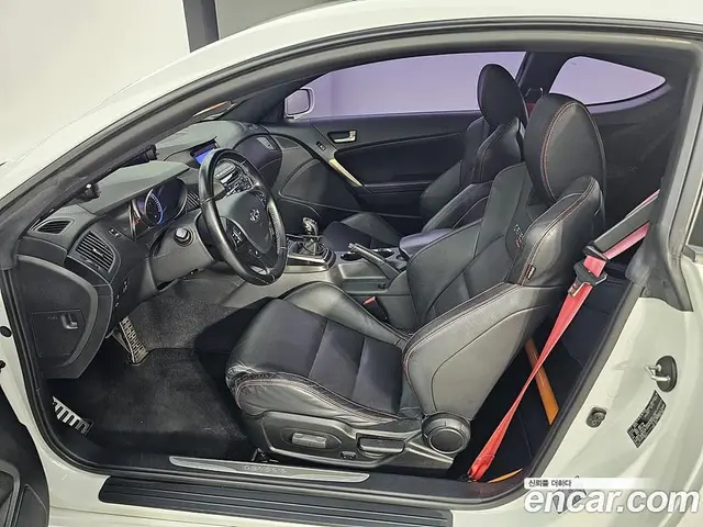 Hyundai Genesis 2013 2.0 механика, миниатюра 6