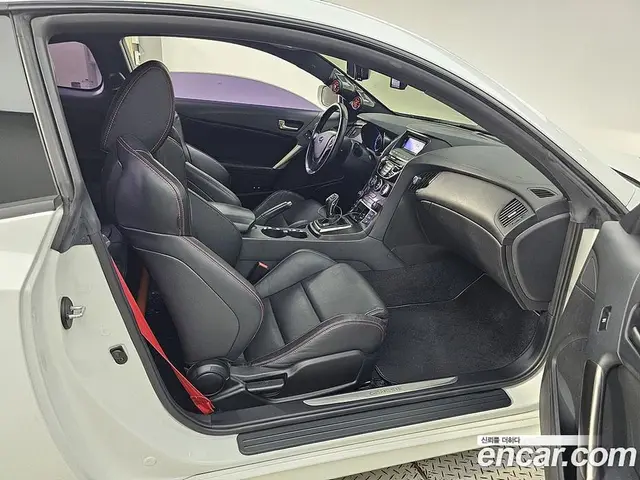 Hyundai Genesis 2013 2.0 механика, миниатюра 7