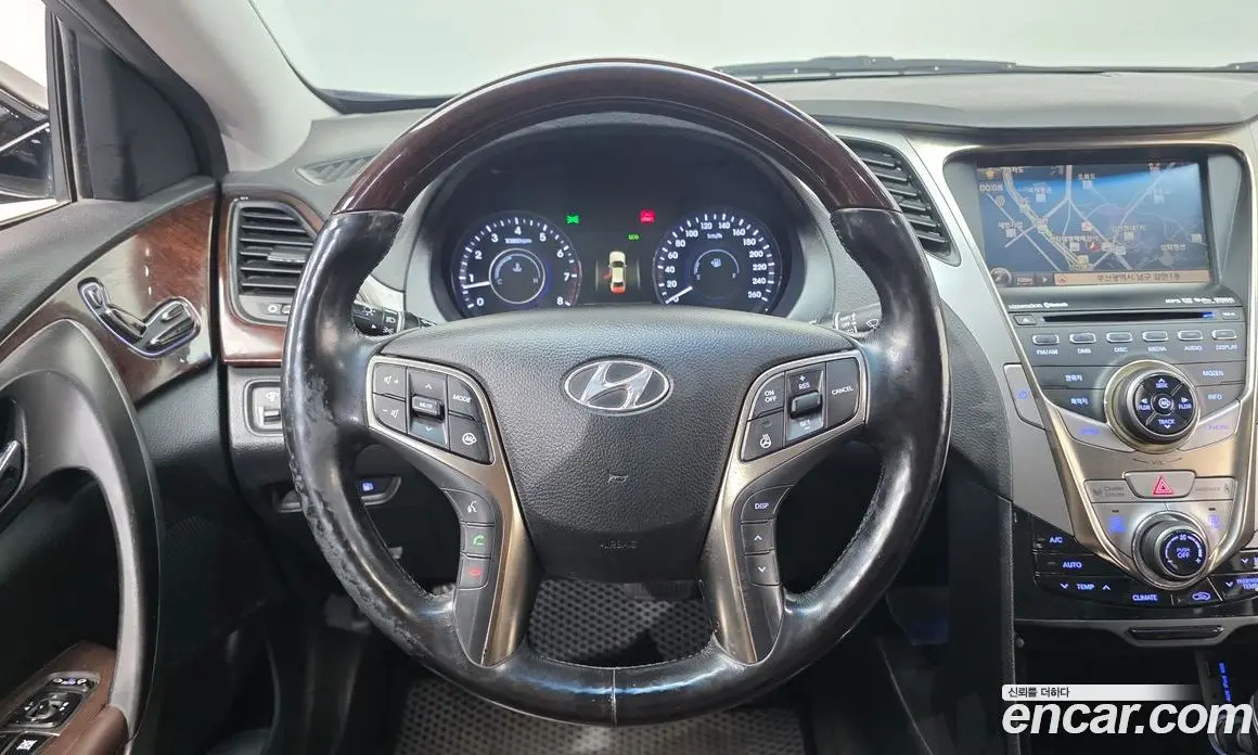 Hyundai Grandeur 2011 3.0 автомат (гидро), фото 13