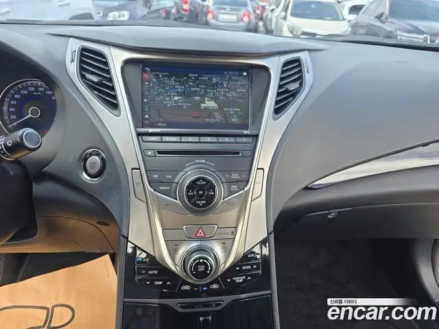 Hyundai Grandeur 2012 2.4 автомат (гидро), миниатюра 10