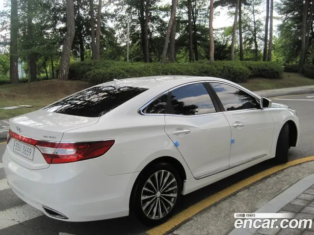 Hyundai Grandeur 2013 3.0 автомат (гидро), миниатюра 5