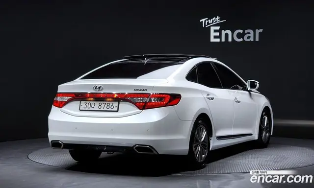 Hyundai Grandeur 2015 2.4 автомат (гидро), миниатюра 2 Hyundai Grandeur 2015 2.4 автомат (гидро), миниатюра 2