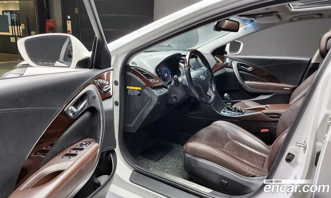Hyundai Grandeur 2015 2.4 автомат (гидро), фото 11 Hyundai Grandeur 2015 2.4 автомат (гидро), фото 11