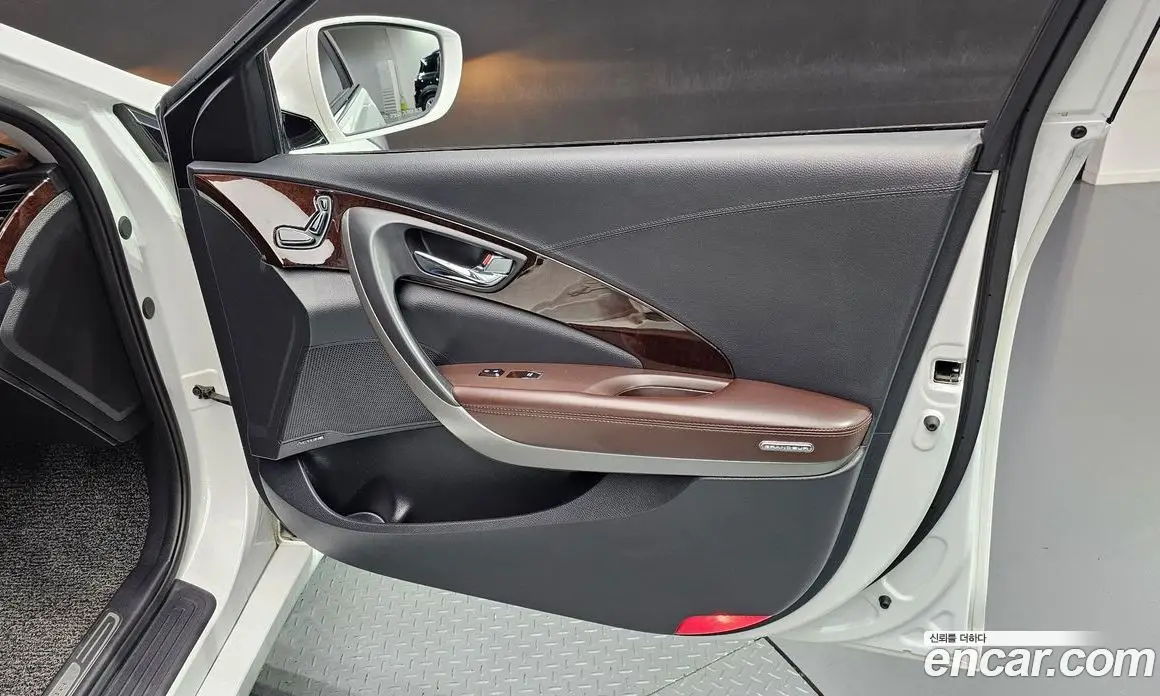 Hyundai Grandeur 2016 2.4 автомат (гидро), фото 18 Hyundai Grandeur 2016 2.4 автомат (гидро), фото 18