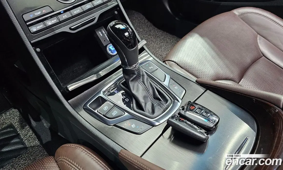 Hyundai Grandeur 2016 2.4 автомат (гидро), фото 9 Hyundai Grandeur 2016 2.4 автомат (гидро), фото 9