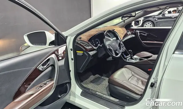 Hyundai Grandeur 2016 2.4 автомат (гидро), миниатюра 10 Hyundai Grandeur 2016 2.4 автомат (гидро), миниатюра 10