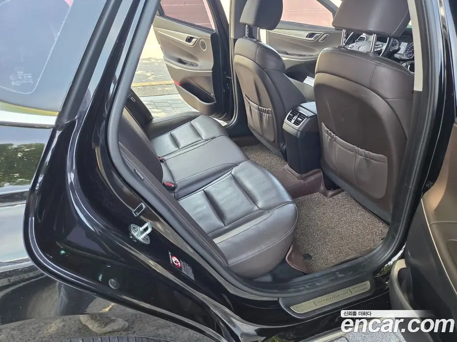 Hyundai Grandeur 2017 2.4 автомат (гидро), фото 17 Hyundai Grandeur 2017 2.4 автомат (гидро), фото 17