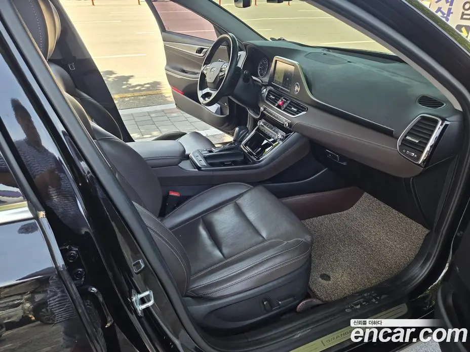Hyundai Grandeur 2017 2.4 автомат (гидро), фото 18 Hyundai Grandeur 2017 2.4 автомат (гидро), фото 18
