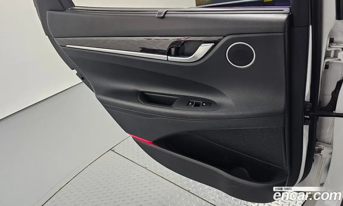 Hyundai Grandeur 2017 3.0 автомат (гидро), фото 15 Hyundai Grandeur 2017 3.0 автомат (гидро), фото 15