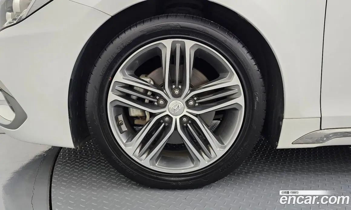 Hyundai Grandeur 2017 3.0 автомат (гидро), фото 5 Hyundai Grandeur 2017 3.0 автомат (гидро), фото 5