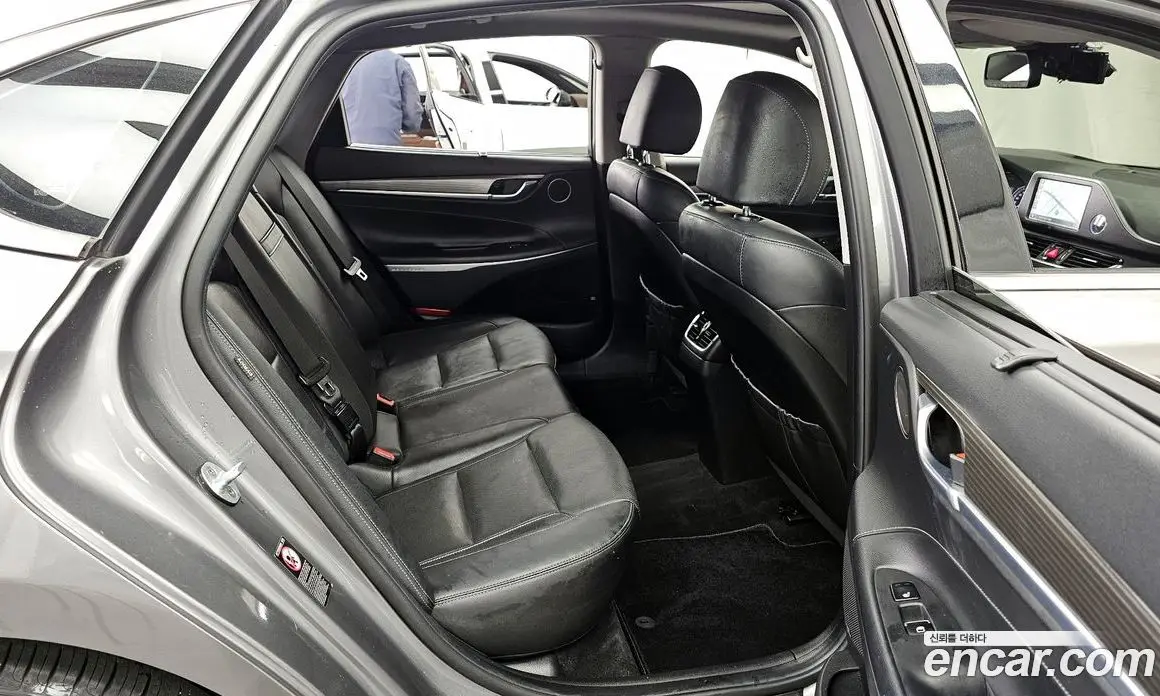 Hyundai Grandeur 2017 2.4 автомат (гидро), фото 12 Hyundai Grandeur 2017 2.4 автомат (гидро), фото 12