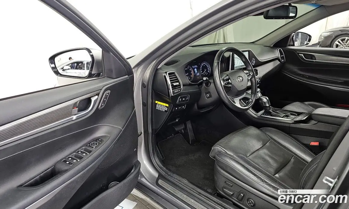 Hyundai Grandeur 2017 2.4 автомат (гидро), фото 10 Hyundai Grandeur 2017 2.4 автомат (гидро), фото 10