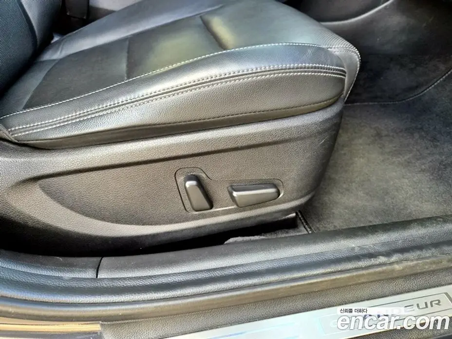 Hyundai Grandeur 2018 2.4 автомат (гидро), фото 14
