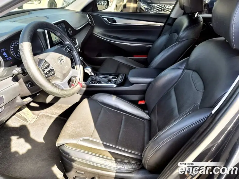Hyundai Grandeur 2018 2.4 автомат (гидро), фото 17