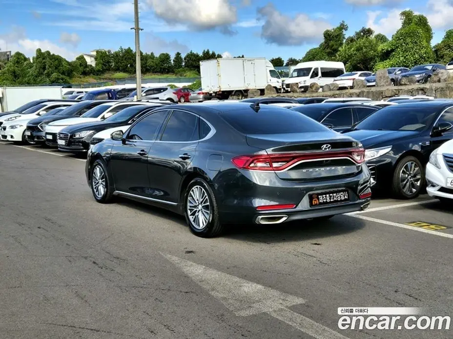 Hyundai Grandeur 2018 2.4 автомат (гидро), фото 3