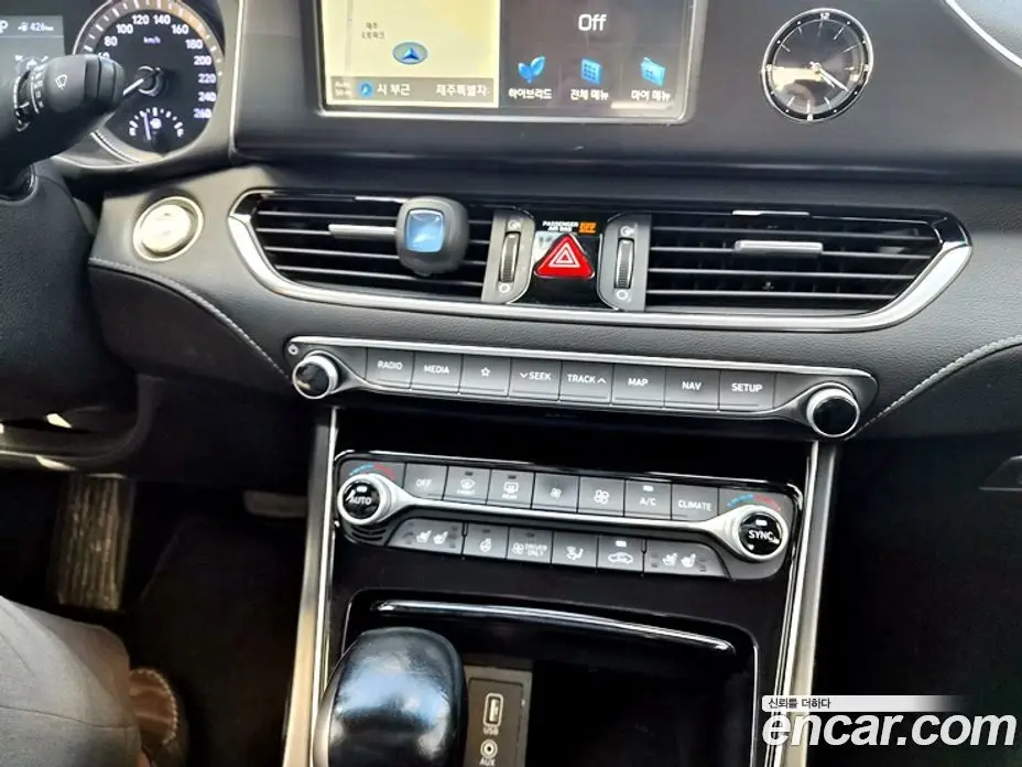 Hyundai Grandeur 2018 2.4 автомат (гидро), фото 9