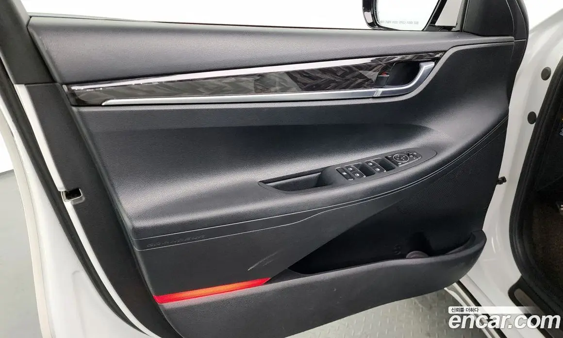 Hyundai Grandeur 2018 2.4 автомат (гидро), фото 14