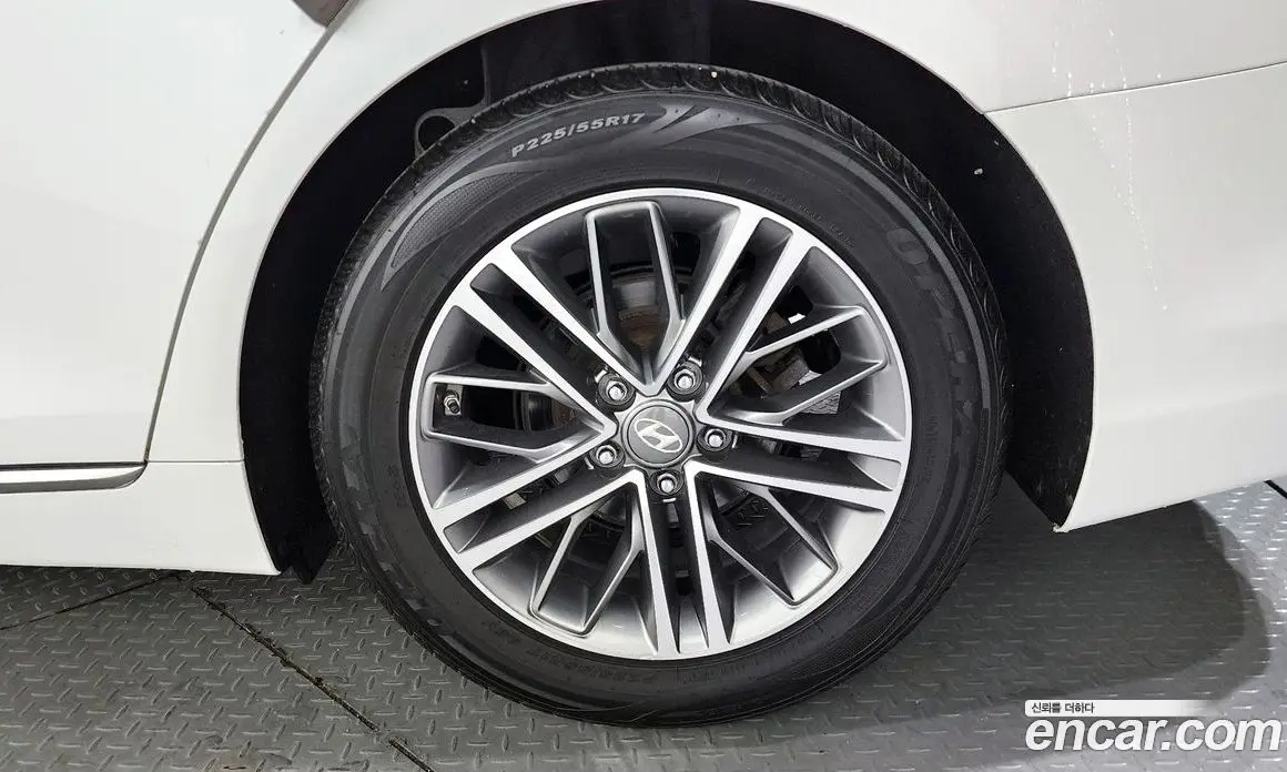 Hyundai Grandeur 2018 2.4 автомат (гидро), фото 7