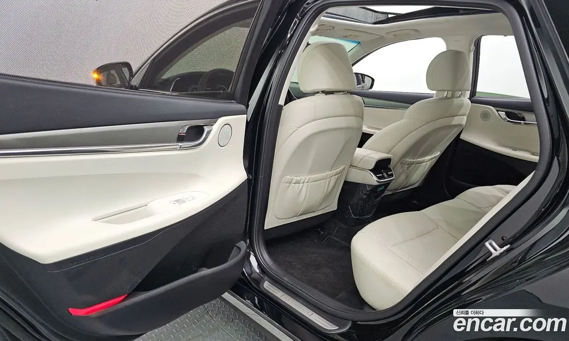 Hyundai Grandeur 2022 2.4 автомат (гидро), фото 15