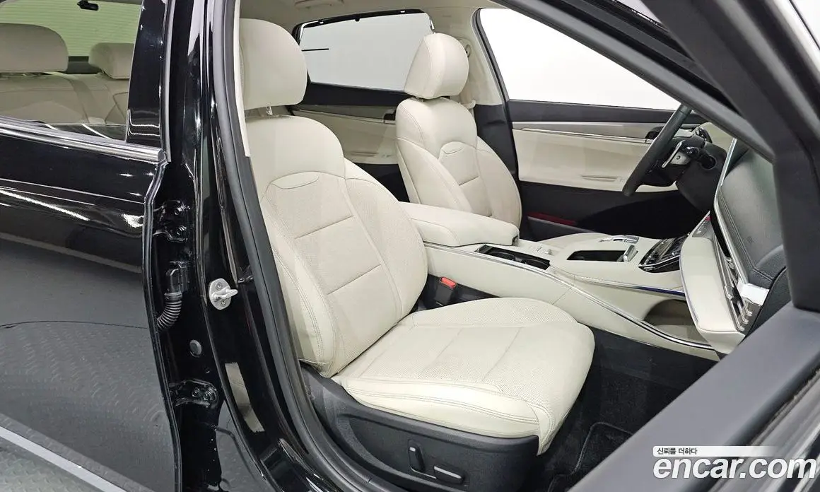 Hyundai Grandeur 2022 2.4 автомат (гидро), фото 17