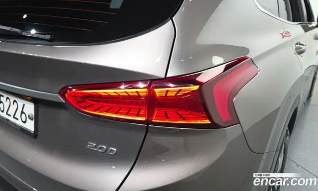 Hyundai Santa Fe 2018 2.0 автомат (гидро), миниатюра 9 Hyundai Santa Fe 2018 2.0 автомат (гидро), миниатюра 9