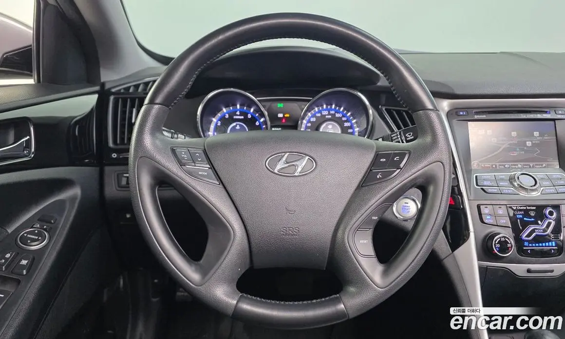 Hyundai Sonata 2010 2.0 автомат (гидро), фото 13