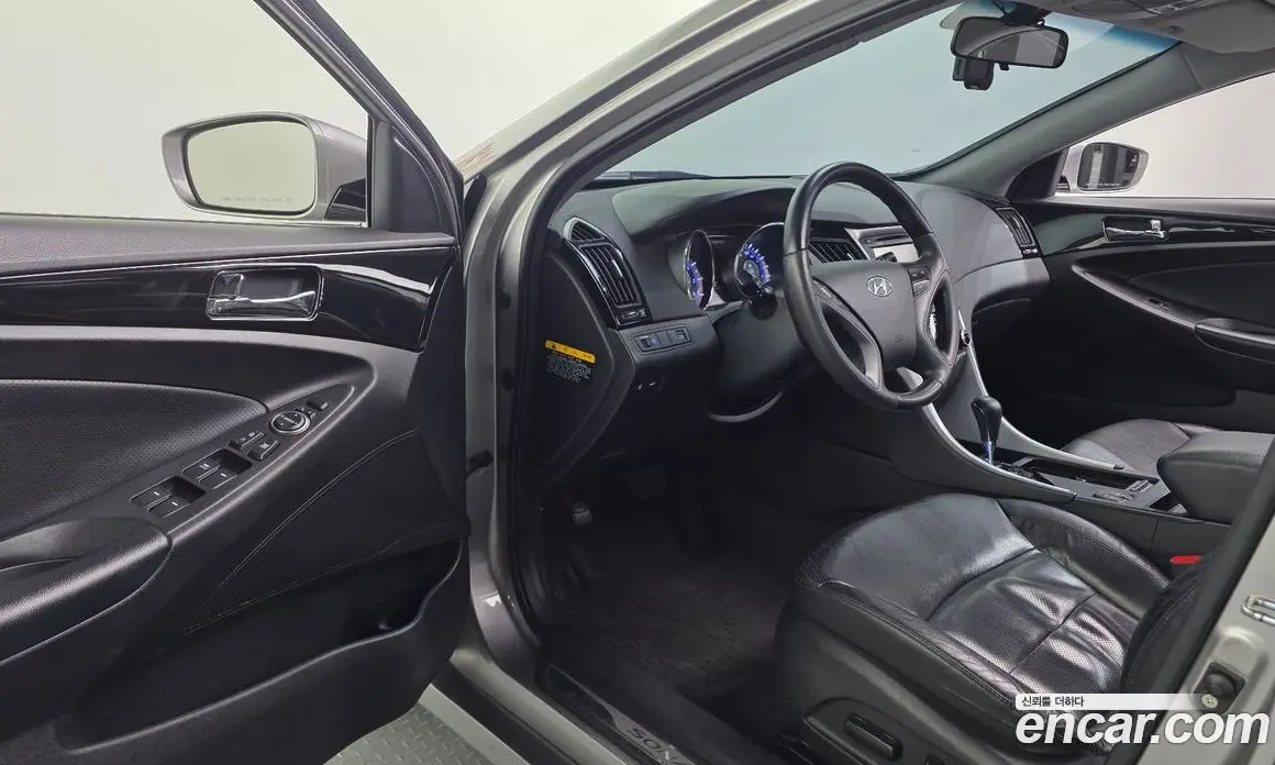 Hyundai Sonata 2010 2.0 автомат (гидро), фото 10