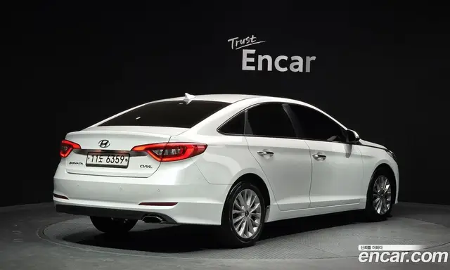 Hyundai Sonata 2015 2.0 автомат (гидро), миниатюра 2