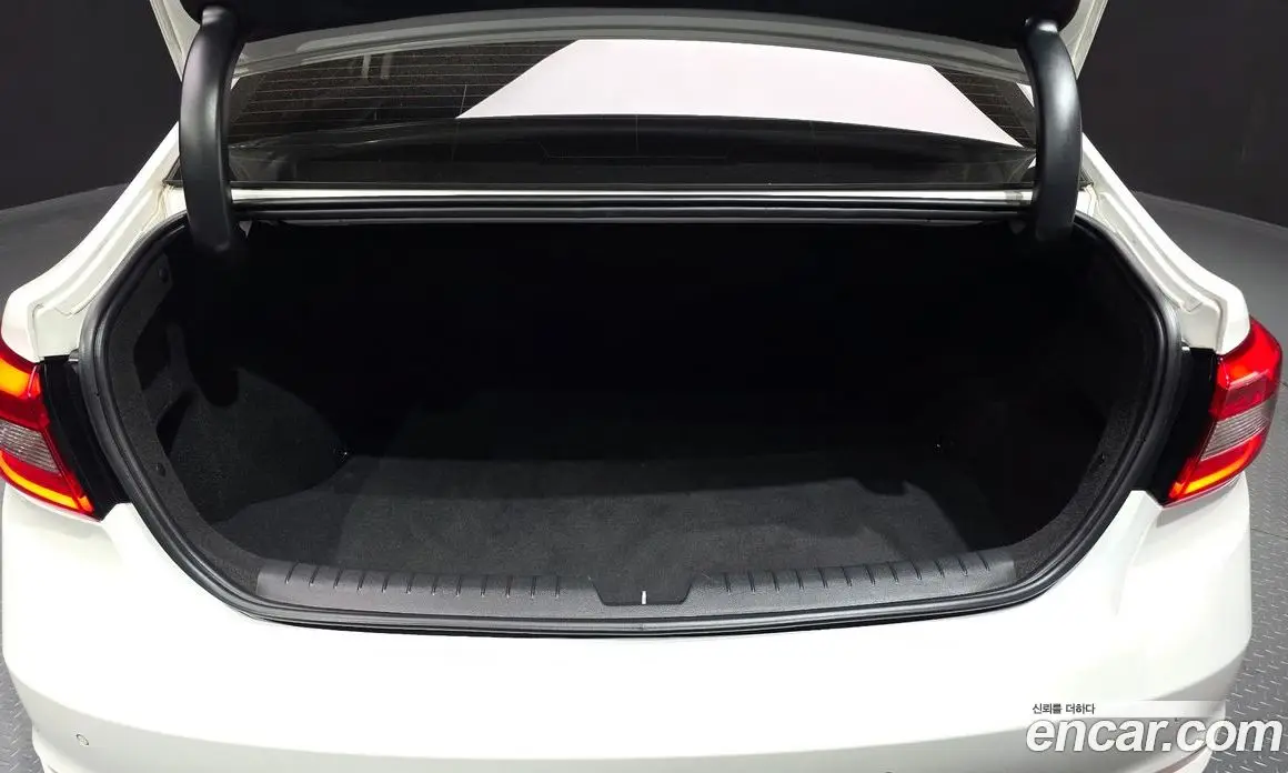 Hyundai Sonata 2015 2.0 автомат (гидро), фото 20