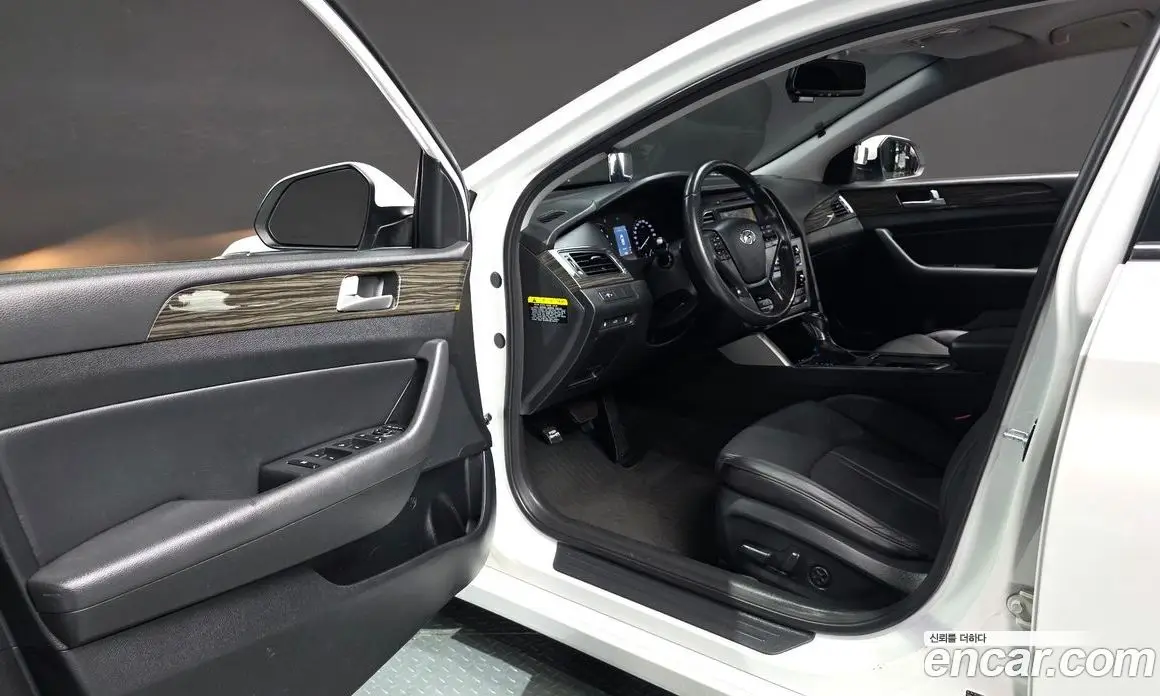 Hyundai Sonata 2015 2.0 автомат (гидро), фото 10