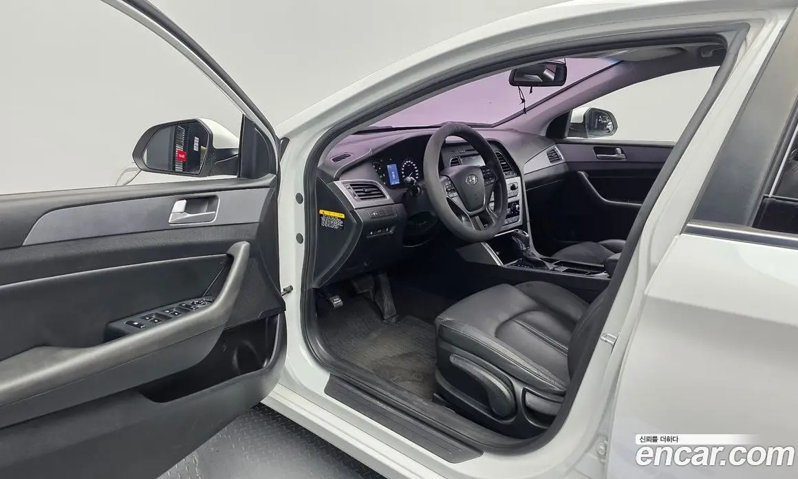 Hyundai Sonata 2016 1.7 автомат (гидро), фото 13