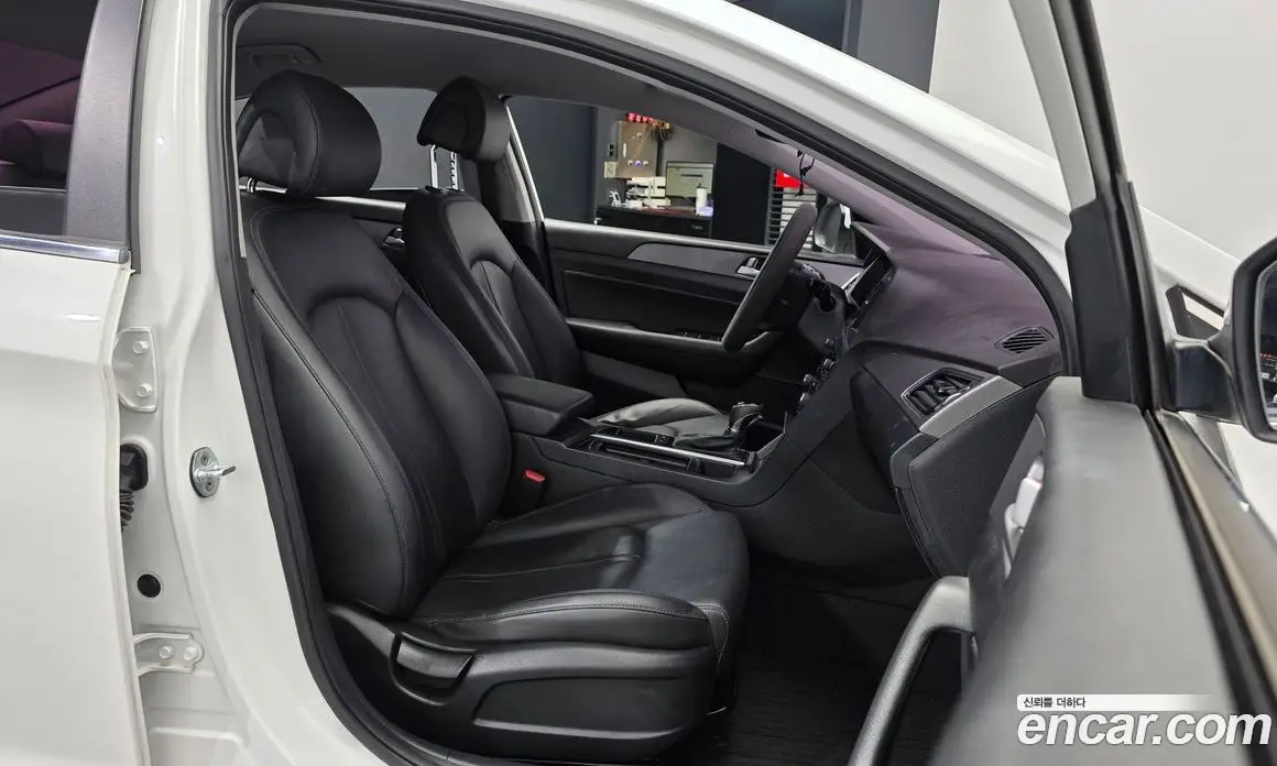 Hyundai Sonata 2016 1.7 автомат (гидро), фото 17