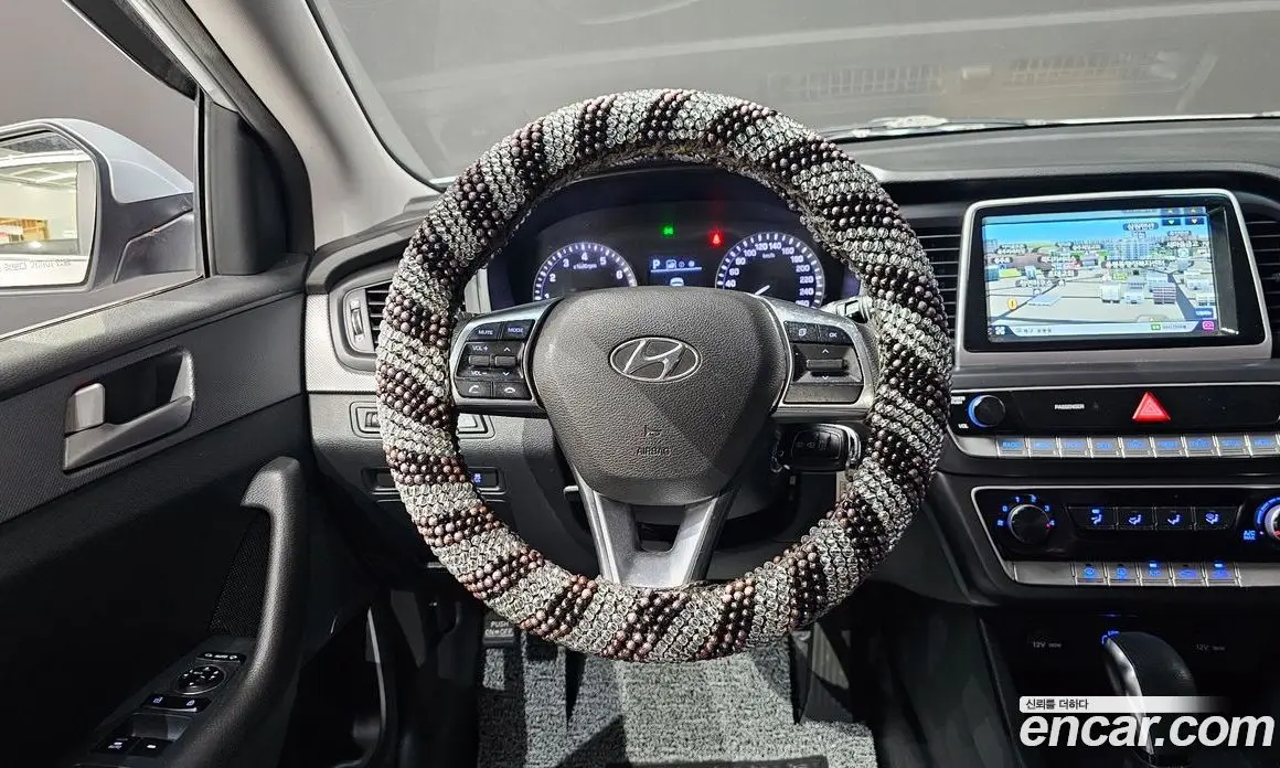 Hyundai Sonata 2017 2.0 автомат (гидро), фото 13 Hyundai Sonata 2017 2.0 автомат (гидро), фото 13