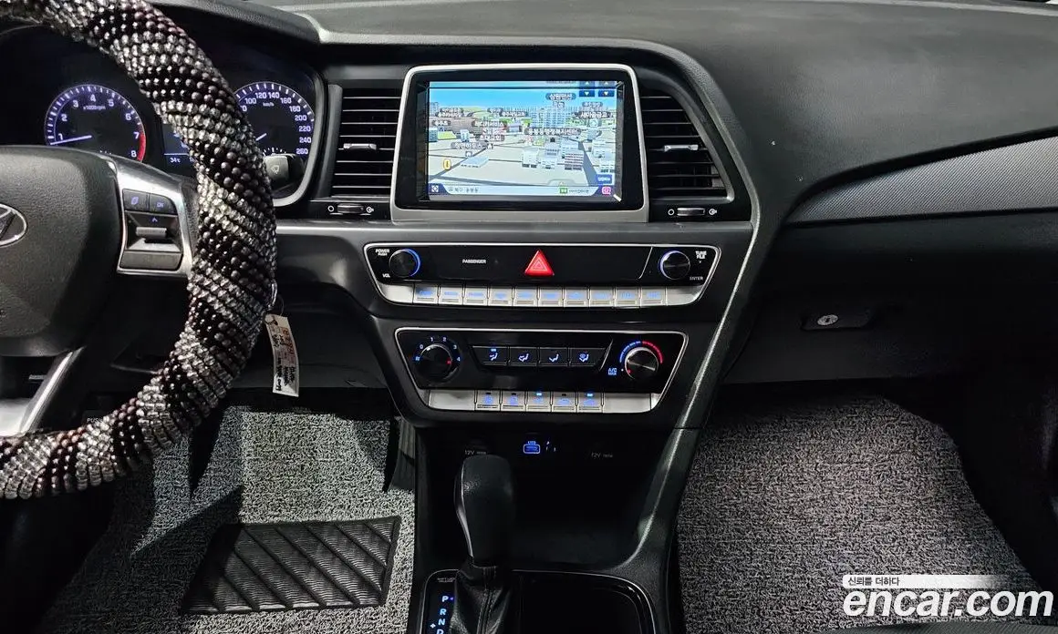 Hyundai Sonata 2017 2.0 автомат (гидро), фото 14 Hyundai Sonata 2017 2.0 автомат (гидро), фото 14