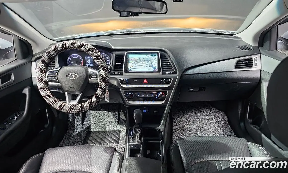Hyundai Sonata 2017 2.0 автомат (гидро), фото 7 Hyundai Sonata 2017 2.0 автомат (гидро), фото 7