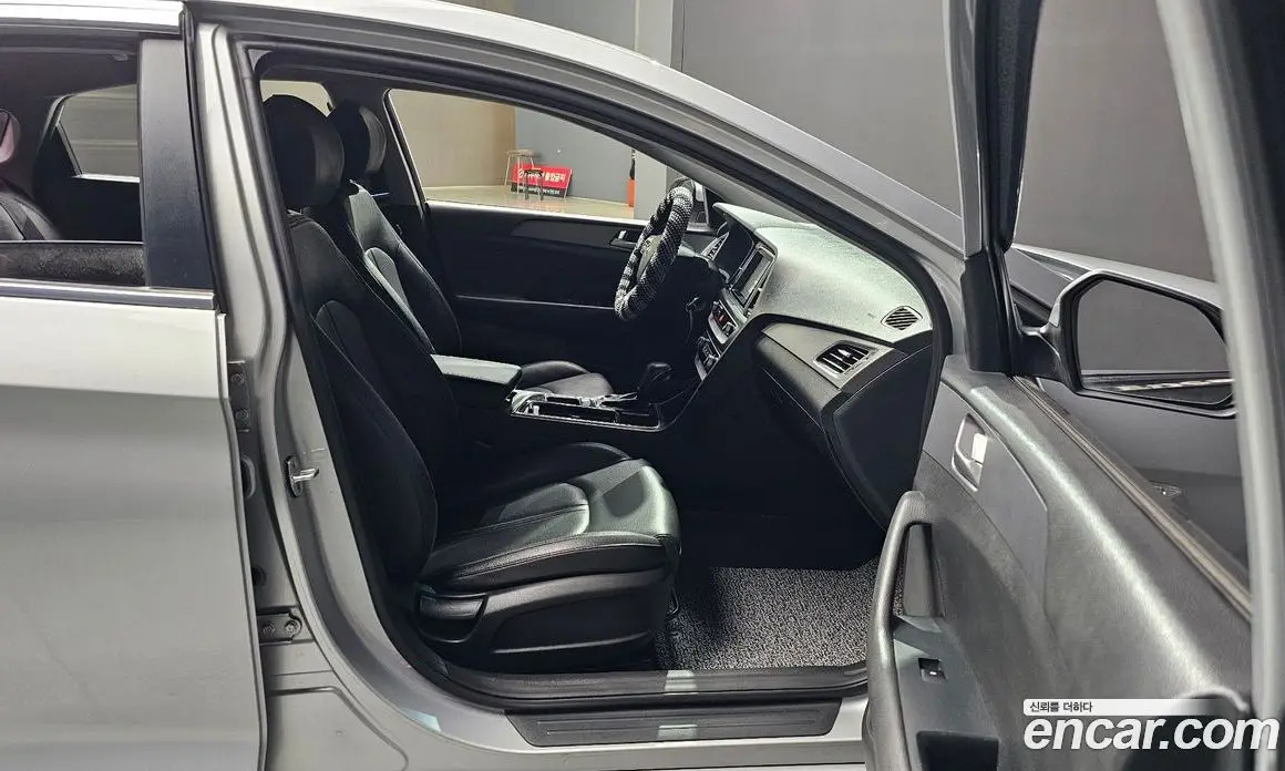 Hyundai Sonata 2017 2.0 автомат (гидро), фото 10 Hyundai Sonata 2017 2.0 автомат (гидро), фото 10