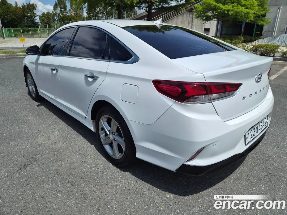 Hyundai Sonata 2017 2.0 автомат (гидро), фото 8