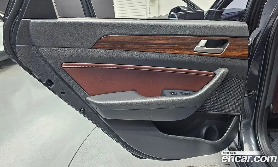 Hyundai Sonata 2017 2.0 автомат (гидро), фото 15